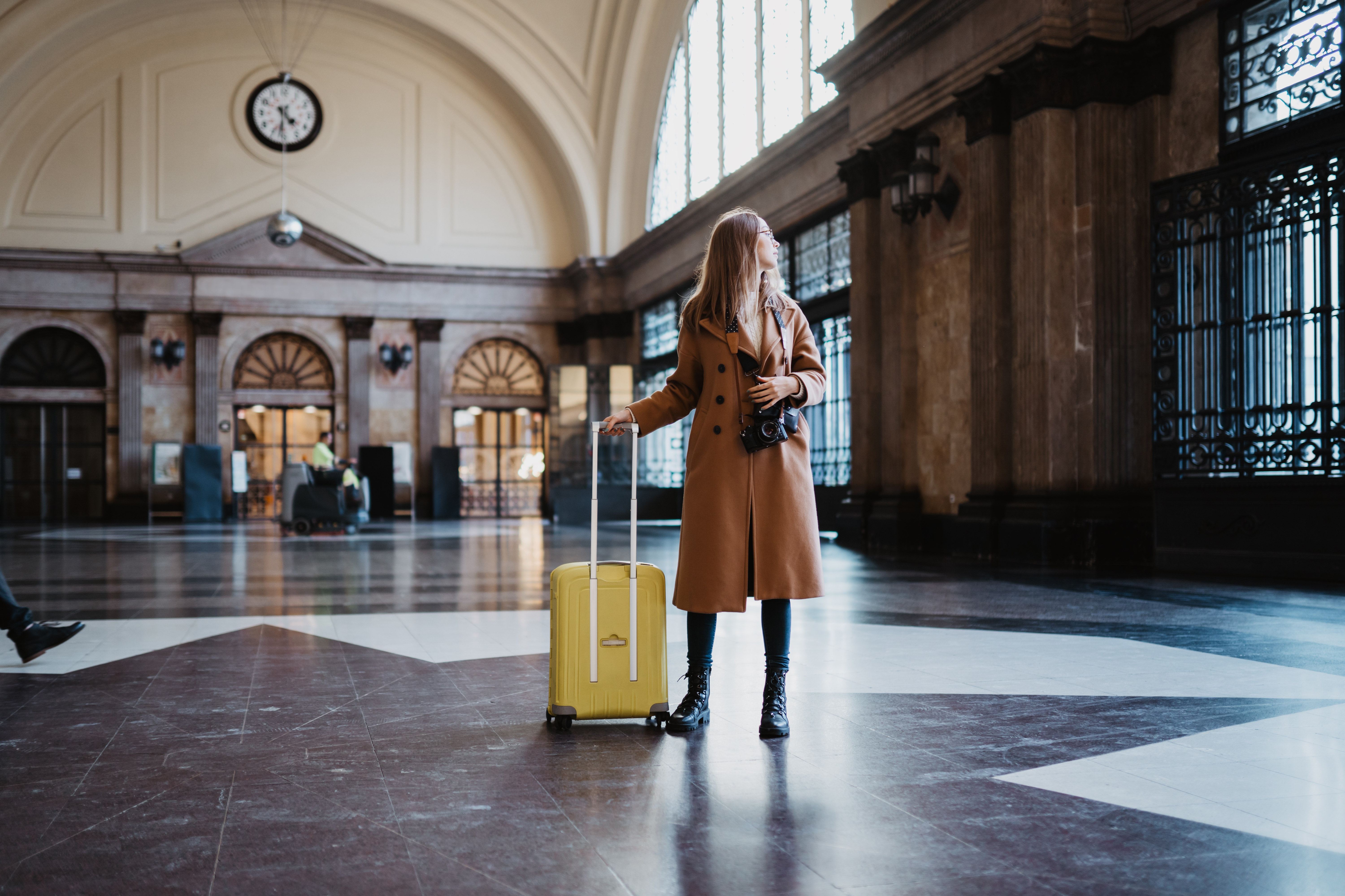 Women-Trainstation